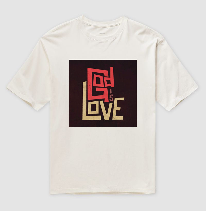 Camiseta Oversized "God is Love"