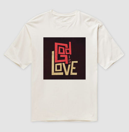 Camiseta Oversized "God is Love"